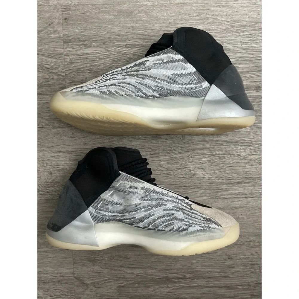 Size 5- Adidas Yeezy Quantum Q46473
